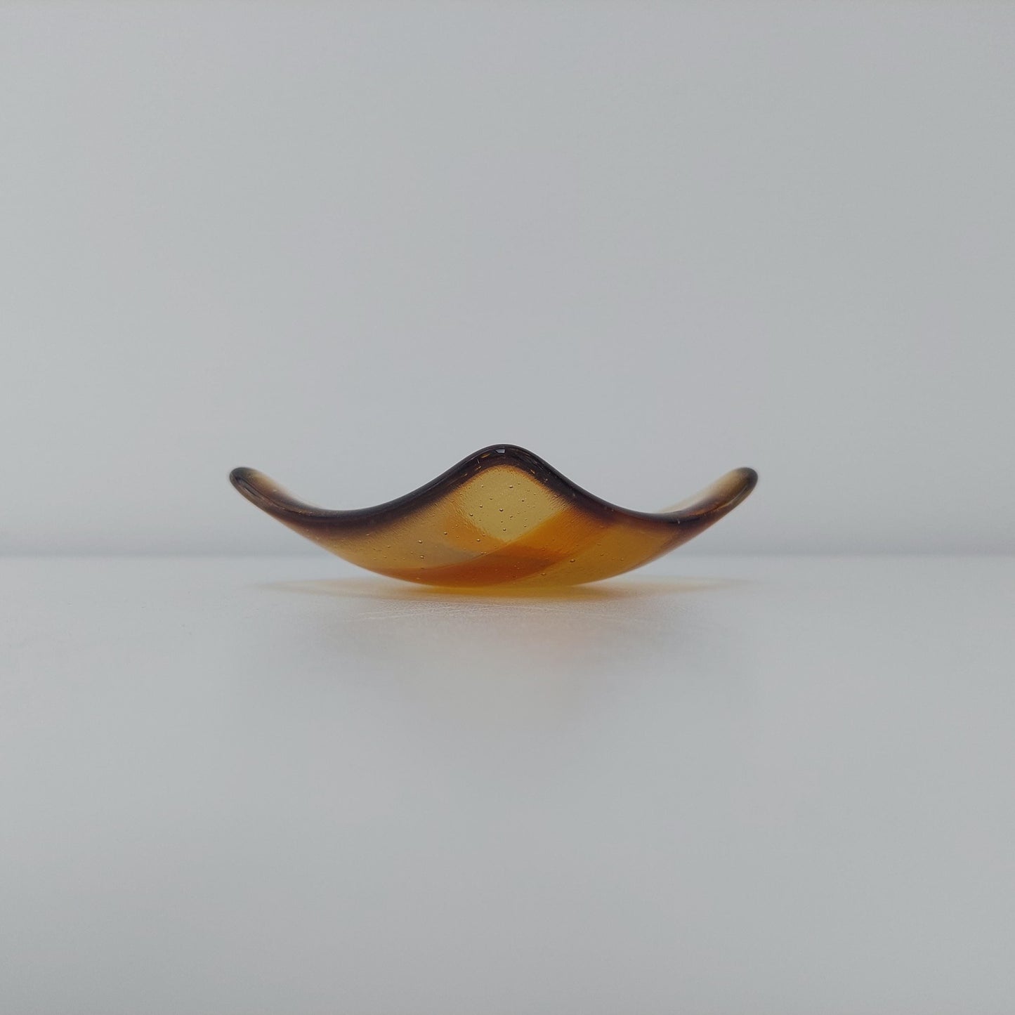 Amber Glass Art Trinket Dish, Opulent Handmade Fused Glass Jewellery Bowl, Small Artisanal Bedside Table Dish, Luxurious Amber Bedroom Décor