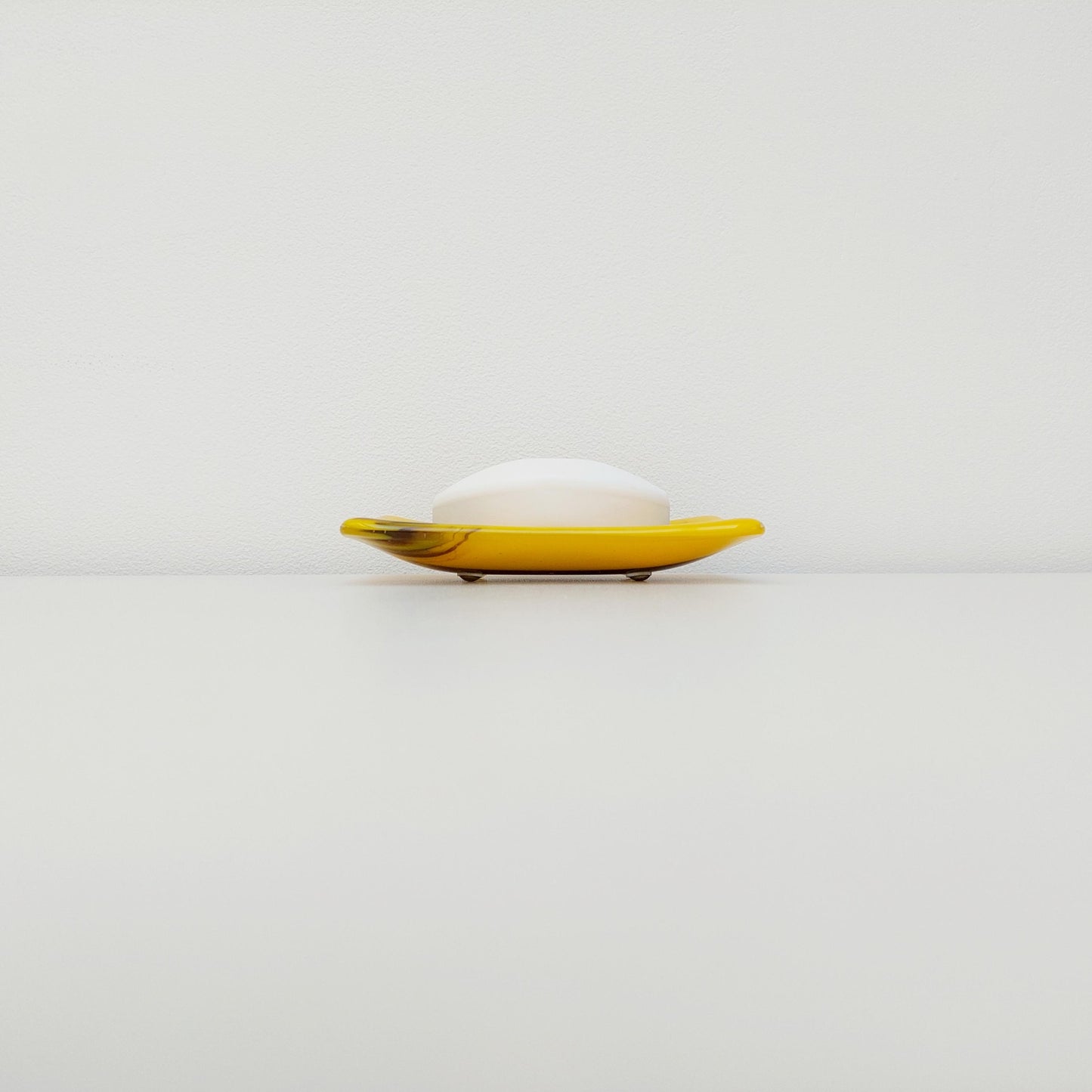 Daffodil Yellow Glass Art Dish, Handmade Yellow and Brown Soap Dish, Yellow Bathroom Décor, Bedside Table Trinket Dish, Yellow Bedroom Décor