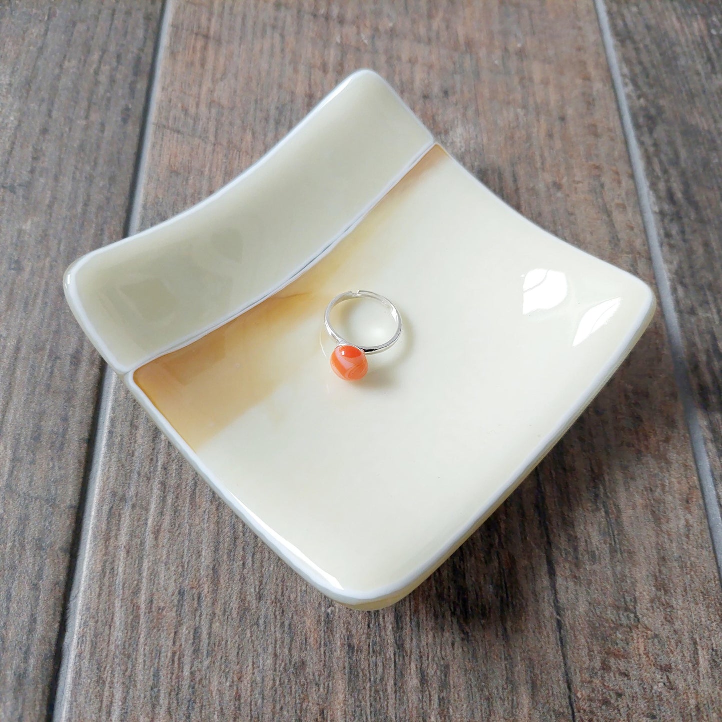 Cream and Gold Glass Art Trinket Dish, Handmade Bedside Table Jewelry Bowl, Small Artisanal Fused Glass Soap Dish, Cream Bathroom Décor