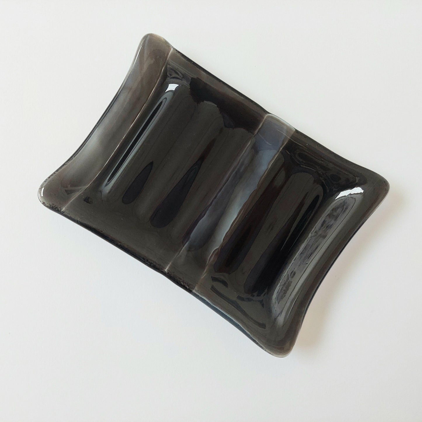 Dark Grey Glass Soap Dish with Ridges, Handcrafted Stone and Charcoal Grey Fused Glass Ribbed Soap Tray, Grey Bathroom Accessory, Grey Décor
