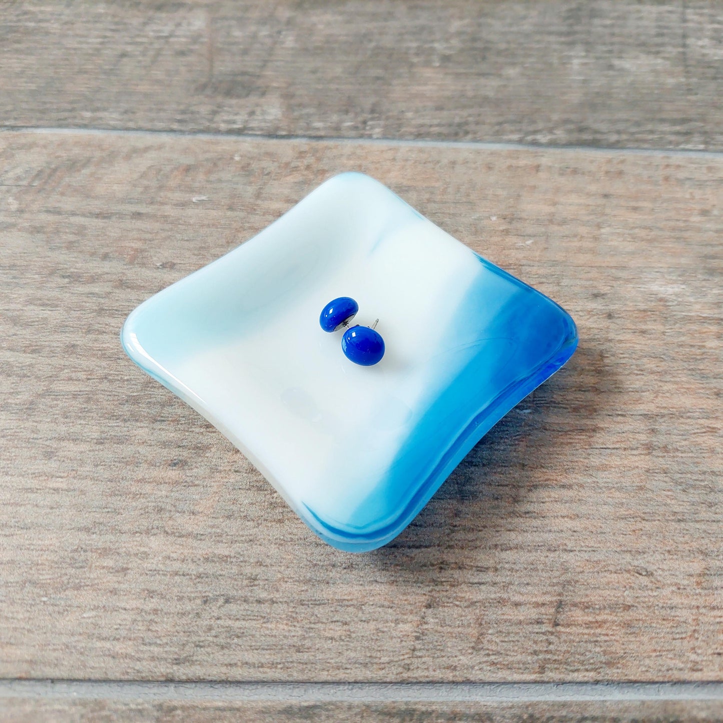 Blue and White Glass Dish, Small Handmade Fused Glass Art Trinket Dish, Classic Bedside Table Earring Bowl, Blue and White Bedroom Décor