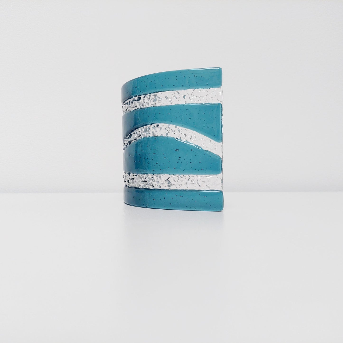 Abstract Sea Blue Glass Curve, Handmade Fused Glass Mantlepiece Ornament, Sea Blue Living Room Décor, Freestanding Windowsill Suncatcher