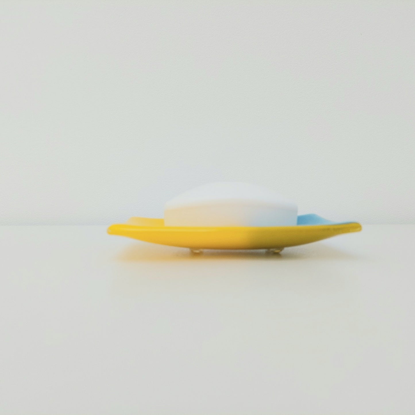 Daffodil Yellow and Cyan Blue Glass Art Soap Dish, Yellow Bathroom Décor, Blue Bathroom Décor, Unusual Artisanal Fused Glass Trinket Dish