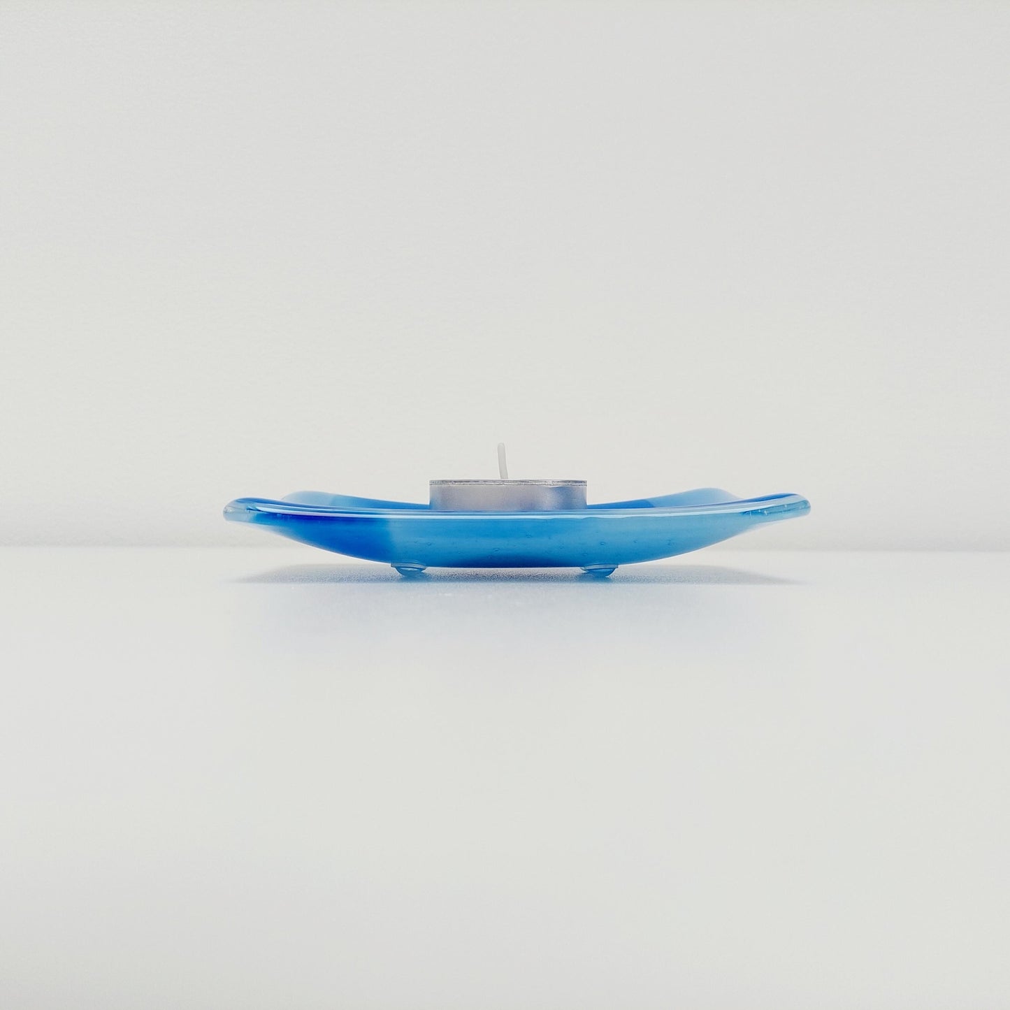 Classic Blue Glass Soap Dish, Handmade Fused Glass Art Trinket Dish, Bedside Table Earring Tray, Blue Bathroom Décor, Practical Artisan Gift