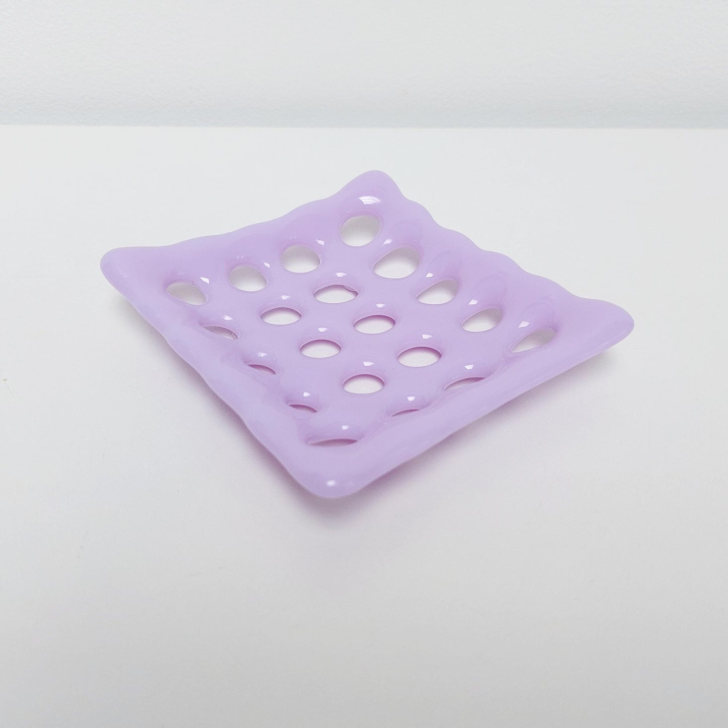 Lilac Glass Soap Dish, Pastel Purple Kiln Formed Glass Soap Dish with Holes (Lattice Design), Fused Glass Soap Tray, Lilac Bathroom Décor