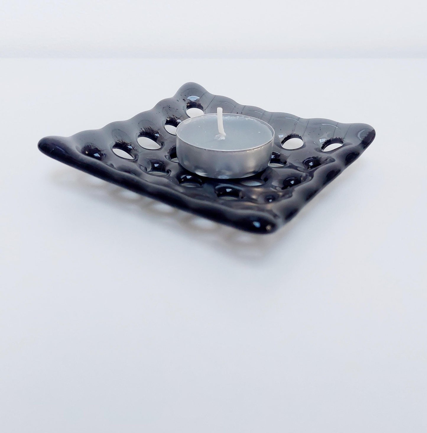 Silver Grey Glass Soap Dish with Holes, Handmade Contemporary Fused Glass Art Soap Tray, Artisanal Grey Bathroom Accessory, Monochrome Décor