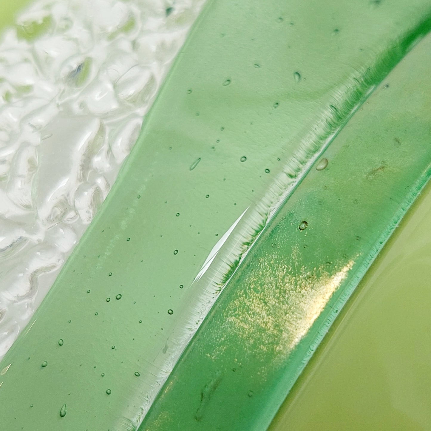 Light Green Glass Art Curve, Handmade Textured Glass Mantlepiece Ornament, Natural Green Living Room Décor, Small Glass Arc Candle Screen