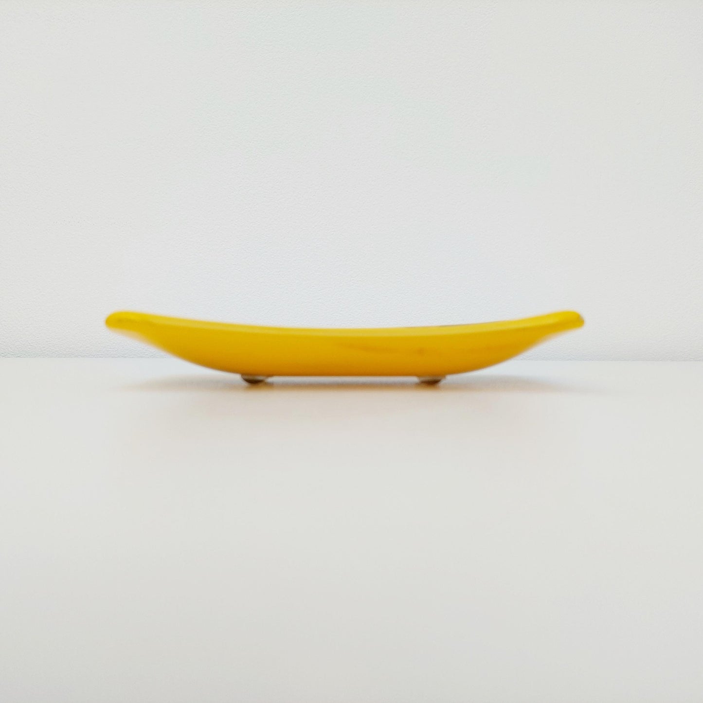 Daffodil Yellow Glass Art Dish, Handmade Yellow and Brown Soap Dish, Yellow Bathroom Décor, Bedside Table Trinket Dish, Yellow Bedroom Décor
