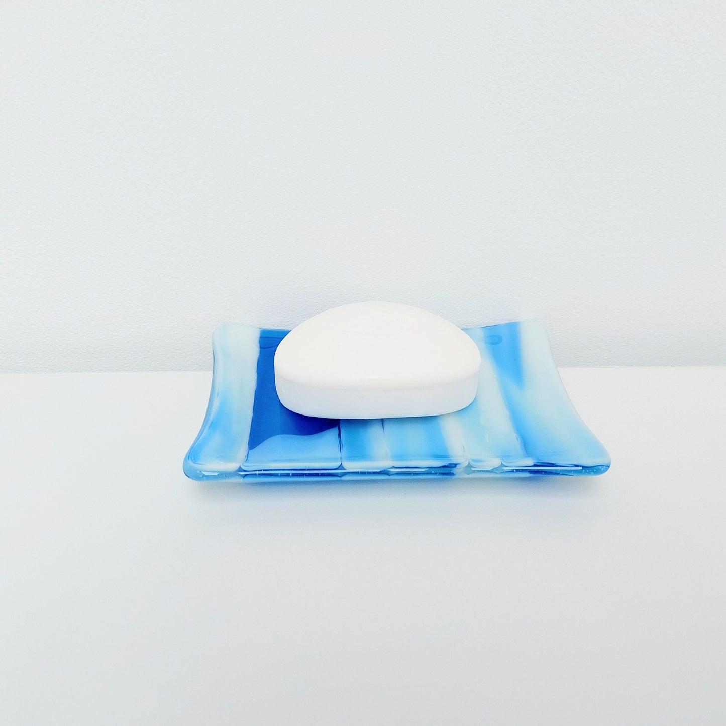 Blue and White Soap Dish, Handmade Classic Fused Glass Art Soap Tray with Ridges