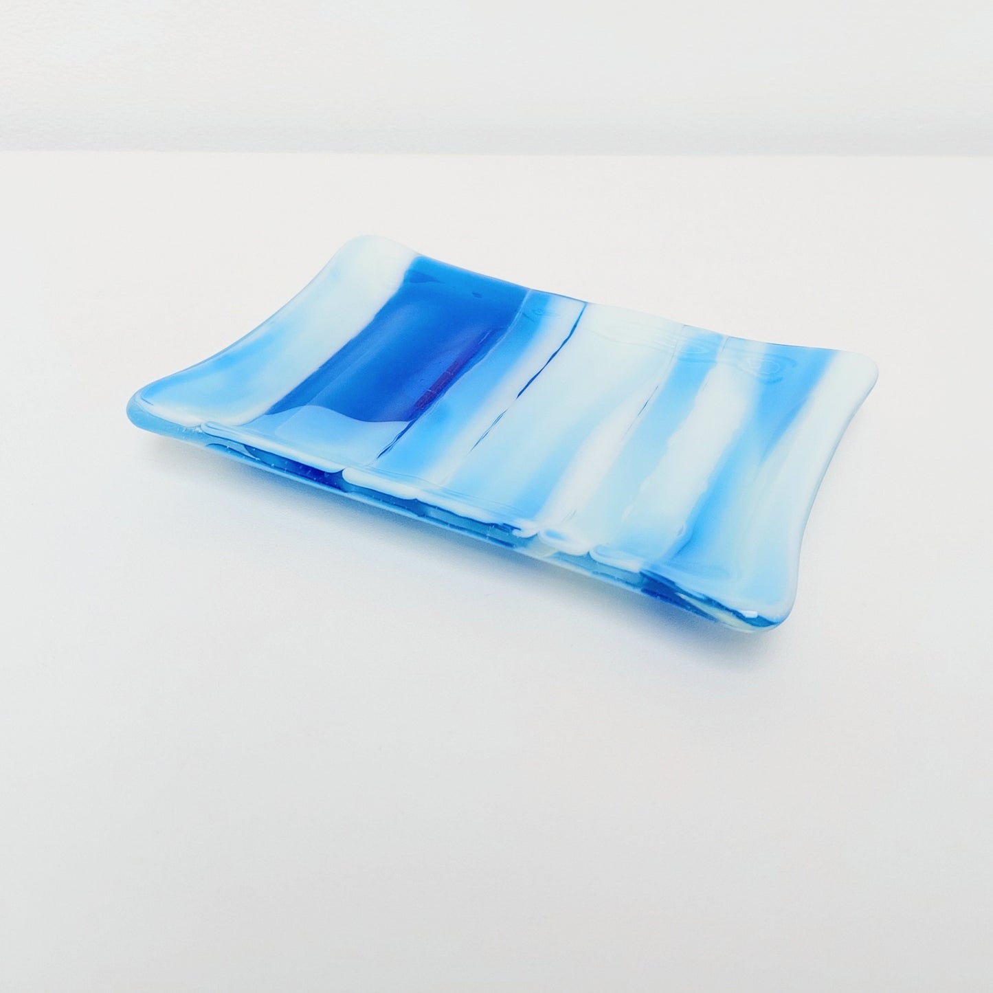 Blue and White Soap Dish, Handmade Classic Fused Glass Art Soap Tray with Ridges