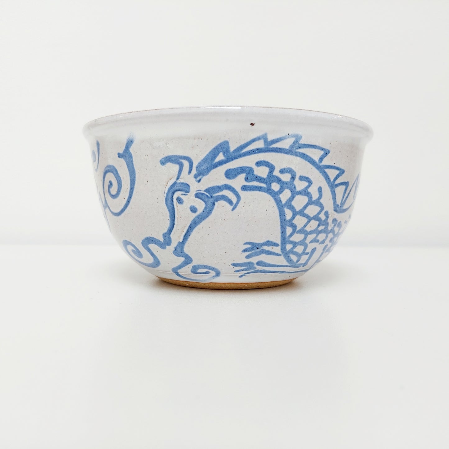 Blue & White Earthenware Bowl with a Dragon Motif