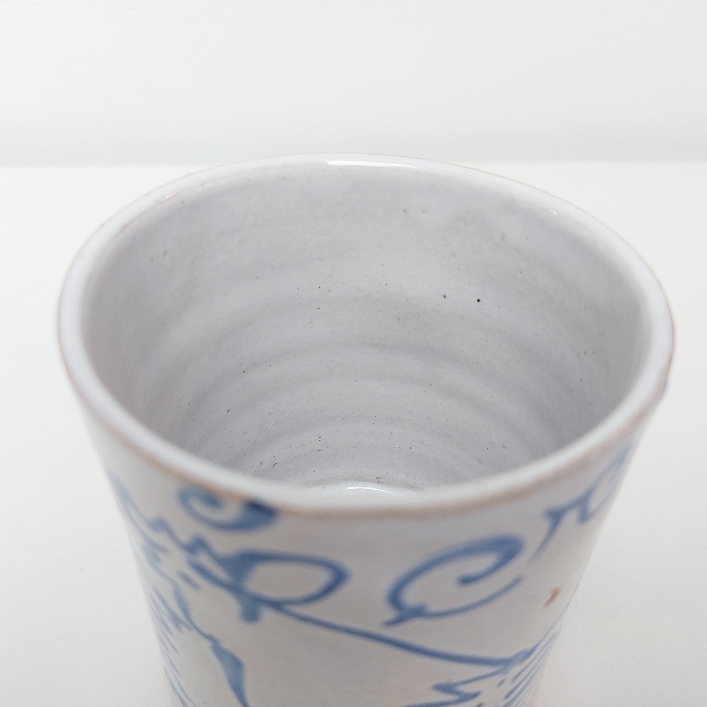 Handcrafted Earthenware Mug – Hans Ullrich | Blue & White Chicken Design