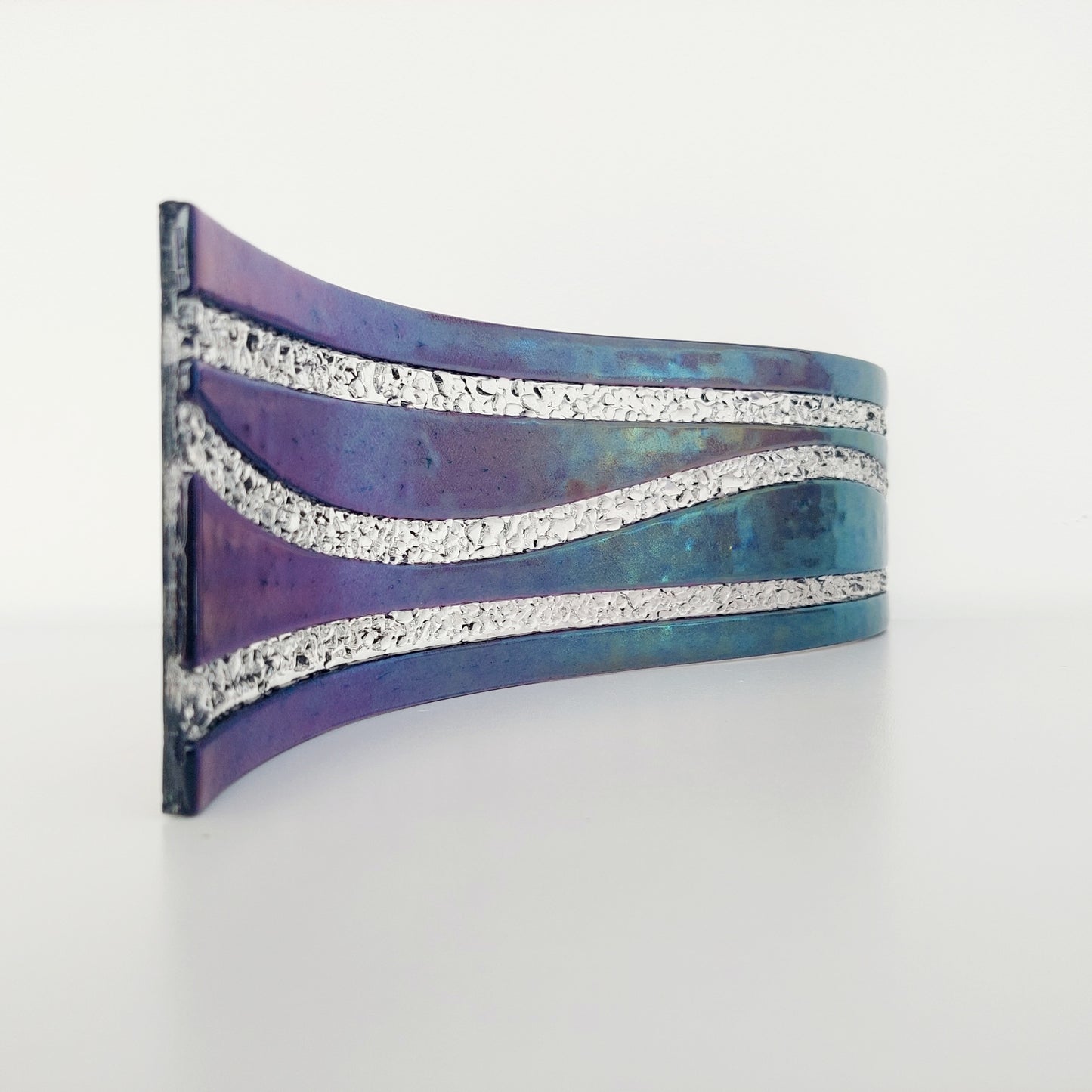 Iridescent Amethyst Glass Art Wave, Large Handcrafted Purple Fused Glass Mantlepiece Ornament, Opulent Table Centrepiece, Amethyst Décor